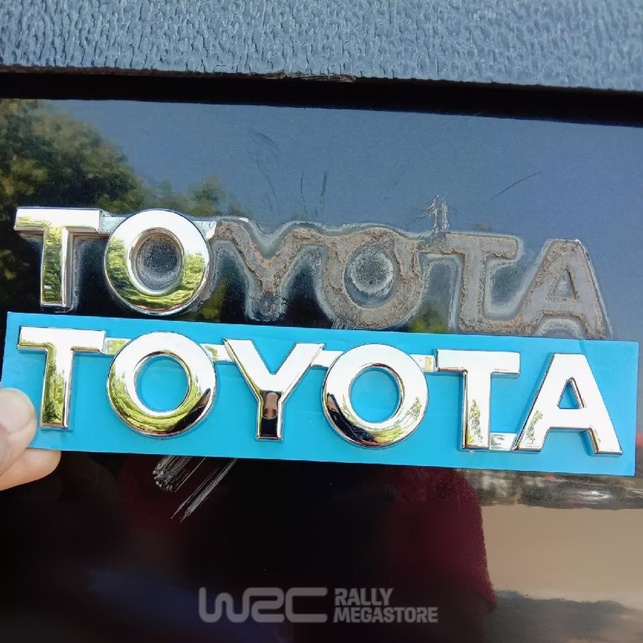 EMBLEME 3D CHROME AUTOCOLLANTE TOYOTA